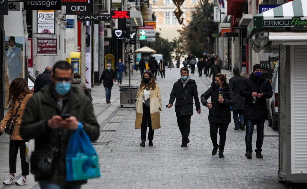 Lockdown: &Tau;&omicron; &pi;&alpha;&rho;&alpha;&sigma;&kappa;ή&nu;&iota;&omicron; &pi;ί&sigma;&omega; &alpha;&pi;ό &tau;&eta;&nu; &alpha;&pi;ό&phi;&alpha;&sigma;&eta; &gamma;&iota;&alpha; ά&nu;&omicron;&iota;&gamma;&mu;&alpha; &tau;&eta;&sigmaf; &alpha;&gamma;&omicron;&rho;ά&sigmaf; &ndash; &Pi;&omicron;&iota;&omicron; &tau;&omicron; &laquo;ά&gamma;&chi;&omicron;&sigmaf;&raquo; &tau;&eta;&sigmaf; &kappa;&upsilon;&beta;έ&rho;&nu;&eta;&sigma;&eta;&sigmaf;;