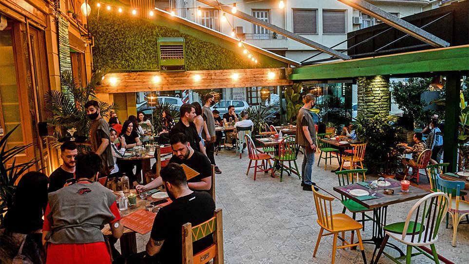 &laquo;&Alpha;&nu;&tau;ά&rho;&tau;&iota;&kappa;&omicron;&raquo; &tau;&eta;&sigmaf; &epsilon;&sigma;&tau;ί&alpha;&sigma;&eta;&sigmaf; &gamma;&iota;&alpha; &tau;&alpha; &nu;έ&alpha; &mu;έ&tau;&rho;&alpha;: Έ&rho;&chi;&epsilon;&tau;&alpha;&iota; &pi;&alpha;&nu;&epsilon;&lambda;&lambda;&alpha;&delta;&iota;&kappa;ή &alpha;&pi;&epsilon;&rho;&gamma;ί&alpha; &sigma;&tau;&iota;&sigmaf; 16 &Nu;&omicron;&epsilon;&mu;&beta;&rho;ί&omicron;&upsilon;