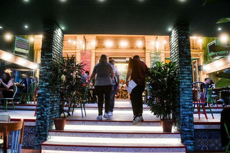 &Kappa;&omicron;&rho;&omega;&nu;&omicron;ϊό&sigmaf;: &Eta; &chi;&alpha;&lambda;ά&rho;&omega;&sigma;&eta; &tau;&omega;&nu; &mu;έ&tau;&rho;&omega;&nu; έ&phi;&epsilon;&rho;&epsilon; &sigma;&alpha;&rho;&omega;&tau;&iota;&kappa;&omicron;ύ&sigmaf; &epsilon;&lambda;έ&gamma;&chi;&omicron;&upsilon;&sigmaf;