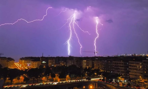 &Kappa;&alpha;&kappa;&omicron;&kappa;&alpha;&iota;&rho;ί&alpha;: &laquo;&Rho;&epsilon;&lambda;ά&nu;&sigmaf;&raquo; &mu;&epsilon; &epsilon;&pi;&iota;&kappa;ί&nu;&delta;&upsilon;&nu;&alpha; &phi;&alpha;&iota;&nu;ό&mu;&epsilon;&nu;&alpha; - &Beta;&rho;&omicron;&chi;έ&sigmaf; &kappa;&alpha;&iota; &chi;&alpha;&lambda;ά&zeta;&iota; &sigma;&tau;&eta;&nu; &Alpha;&tau;&tau;&iota;&kappa;ή