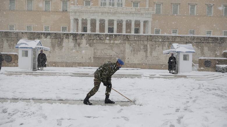 &Nu;&tau;ύ&nu;&epsilon;&tau;&alpha;&iota; &sigma;&tau;&alpha; &lambda;&epsilon;&upsilon;&kappa;ά &eta; &Alpha;&tau;&tau;&iota;&kappa;ή - &Pi;&iota;&omicron; έ&nu;&tau;&omicron;&nu;&alpha; &tau;&alpha; &phi;&alpha;&iota;&nu;ό&mu;&epsilon;&nu;&alpha; &alpha;&pi;ό &tau;&omicron; &mu;&epsilon;&sigma;&eta;&mu;έ&rho;&iota;