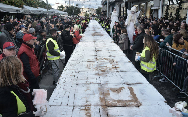 Ο Δήμος της Αττικής με τη μεγαλύτερη βασιλόπιτα – 35.000 κομμάτια και 200 φλουριά