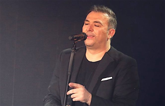 Ο Αντώνης Ρέμος έρχεται στα Νότια Προάστια για μία συναυλία