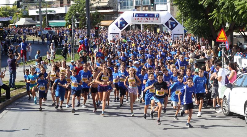 Μία θάλασσα δρομέων πλημμύρισε τους κεντρικούς δρόμους της Νέας Σμύρνης