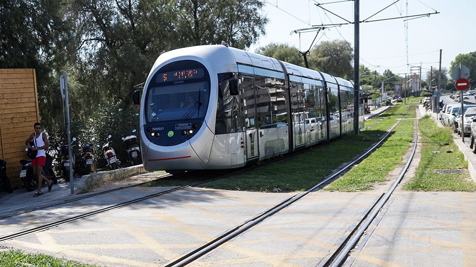 Συνεχίζει τα δοκιμαστικά δρομολόγια το τραμ στον Πειραιά