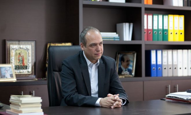 &Mu;&pi;&omicron;&upsilon;&tau;&sigma;&iota;&kappa;ά&kappa;&eta;&sigmaf; : &Epsilon;&rho;ώ&tau;&eta;&sigma;&eta; &sigma;&tau;&eta;&nu; &Beta;&omicron;&upsilon;&lambda;ή &gamma;&iota;&alpha; &tau;&eta;&nu; &Iota;&epsilon;&rho;ά &Mu;&eta;&tau;&rho;ό&pi;&omicron;&lambda;&eta; &Pi;&epsilon;&iota;&rho;&alpha;&iota;ώ&sigmaf;