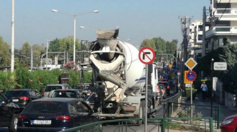 Ένας μήνας ταλαιπωρία για τους οδηγούς στην παραλιακή
