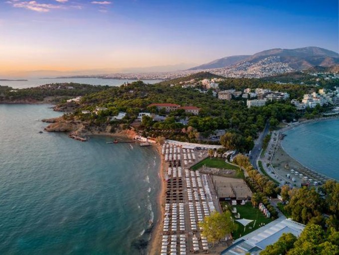 &Alpha;&theta;&eta;&nu;&alpha;ϊ&kappa;ή &Rho;&iota;&beta;&iota;έ&rho;&alpha;: &Sigma;&tau;&alpha; ύ&psi;&eta; &omicron;&iota; &tau;&iota;&mu;έ&sigmaf; &ndash; &Sigma;&epsilon; &epsilon;&xi;έ&lambda;&iota;&xi;&eta; &epsilon;&mu;&beta;&lambda;&eta;&mu;&alpha;&tau;&iota;&kappa;ά έ&rho;&gamma;&alpha; έ&omega;&sigmaf; &tau;&omicron; 2026