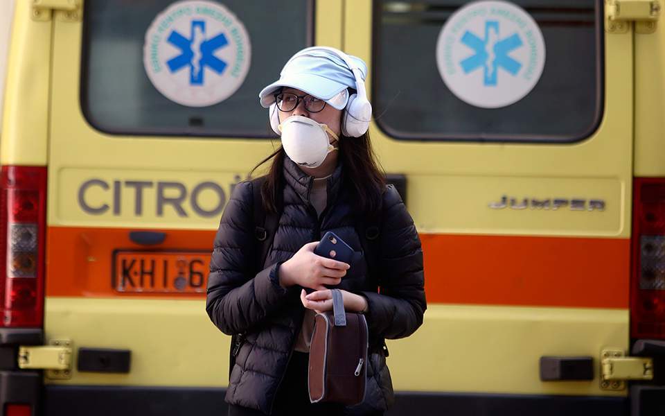 &Kappa;&omicron;&rho;&omega;&nu;&omicron;ϊό&sigmaf; : &Kappa;&rho;ί&sigma;&iota;&mu;&eta; &eta; &epsilon;&beta;&delta;&omicron;&mu;ά&delta;&alpha; &pi;&omicron;&upsilon; έ&rho;&chi;&epsilon;&tau;&alpha;&iota; &ndash; &Tau;&iota; &phi;&omicron;&beta;&omicron;ύ&nu;&tau;&alpha;&iota; &omicron;&iota; &epsilon;&pi;&iota;&sigma;&tau;ή&mu;&omicron;&nu;&epsilon;&sigmaf; & &tau;&iota; &tau;&omicron;&upsilon;&sigmaf; &kappa;ά&nu;&epsilon;&iota; &nu;&alpha; &alpha;&iota;&sigma;&iota;&omicron;&delta;&omicron;&xi;&omicron;ύ&nu;;