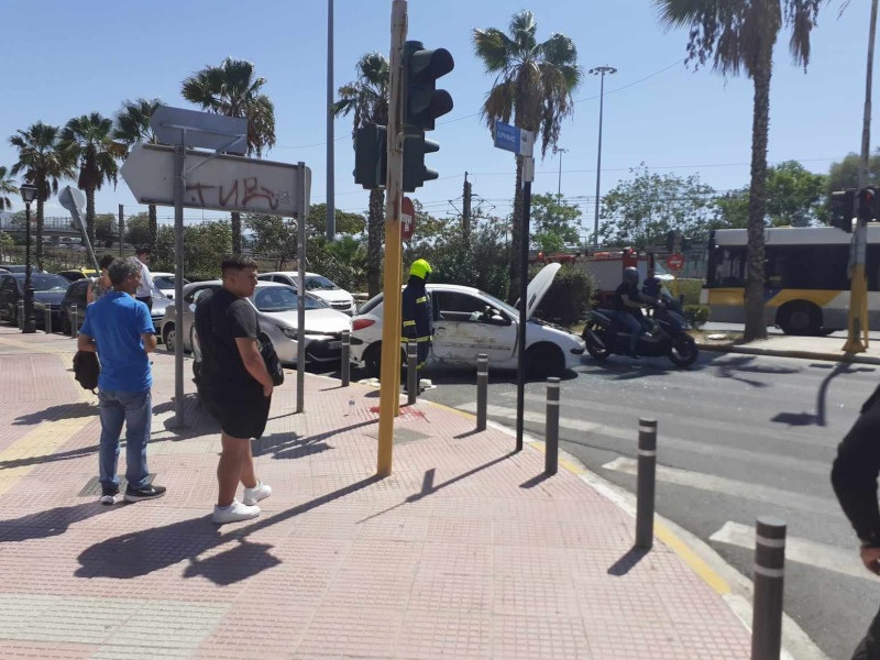 Σοβαρό τροχαίο στην παλιά παραλιακή - Γυναίκα παρασύρθηκε από αυτοκίνητο