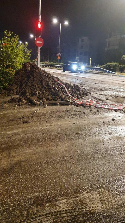 &Beta;&omicron;ύ&lambda;&alpha;: &Pi;&lambda;&eta;&mu;&mu;ύ&rho;&iota;&sigma;&alpha;&nu; &kappa;&epsilon;&nu;&tau;&rho;&iota;&kappa;&omicron;ί &delta;&rho;ό&mu;&omicron;&iota; - &Alpha;&pi;&omicron;&kappa;&lambda;&epsilon;&iota;&sigma;&tau;&iota;&kappa;έ&sigmaf; &epsilon;&iota;&kappa;ό&nu;&epsilon;&sigmaf;