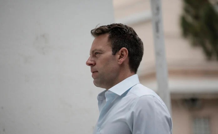 Δημοψήφισμα από τα μέλη του ΣΥΡΙΖΑ για τη διαγραφή Φίλη, Σκουρλέτη, Βίτσα και Τζουμάκα ζητά ο Κασσελάκης