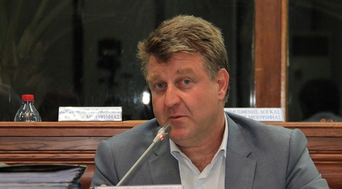 Ο ταλαντούχος υποψήφιος τοπικός σύμβουλος Βουλάς των 3Β Σπύρος Βαλάτας