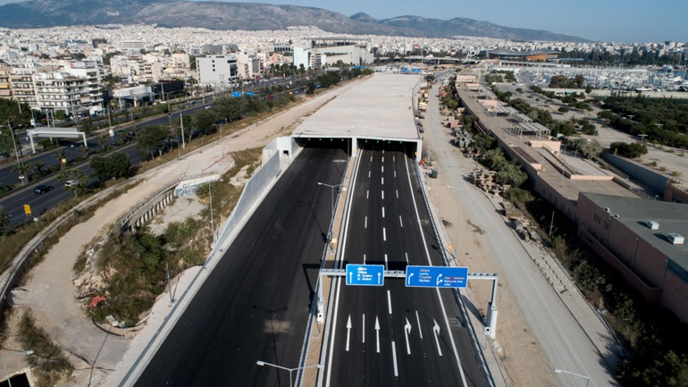 Ο Δήμος Αλίμου προχώρησε στην αποκόλληση 47 παράνομων διαφημίσεων στην Λ. Ποσειδώνος