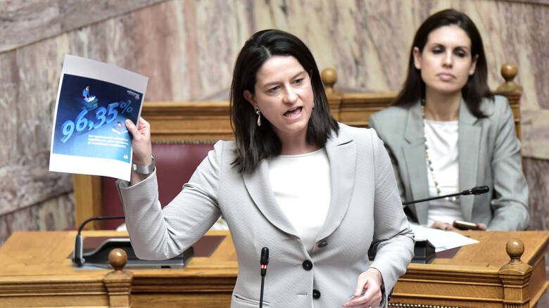 &Kappa;&epsilon;&rho;&alpha;&mu;έ&omega;&sigmaf;: &Iota;&delta;&alpha;&nu;&iota;&kappa;ά &omicron;&iota; &pi;&alpha;&nu;&epsilon;&lambda;&lambda;&alpha;&delta;&iota;&kappa;έ&sigmaf; &nu;&alpha; &omicron;&lambda;&omicron;&kappa;&lambda;&eta;&rho;&omega;&theta;&omicron;ύ&nu; &mu;έ&chi;&rho;&iota; &tau;&iota;&sigmaf; 15 &Iota;&omicron;&upsilon;&lambda;ί&omicron;&upsilon;