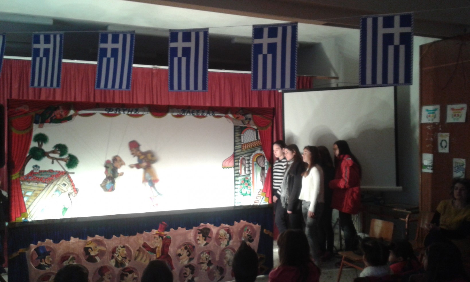 Συνεχίζονται και τον Αύγουστο οι παραστάσεις Καραγκιόζη του Τάσου Κώνστα στο Θέατρο Σκιών στο Πάρκο Φλοίσβου